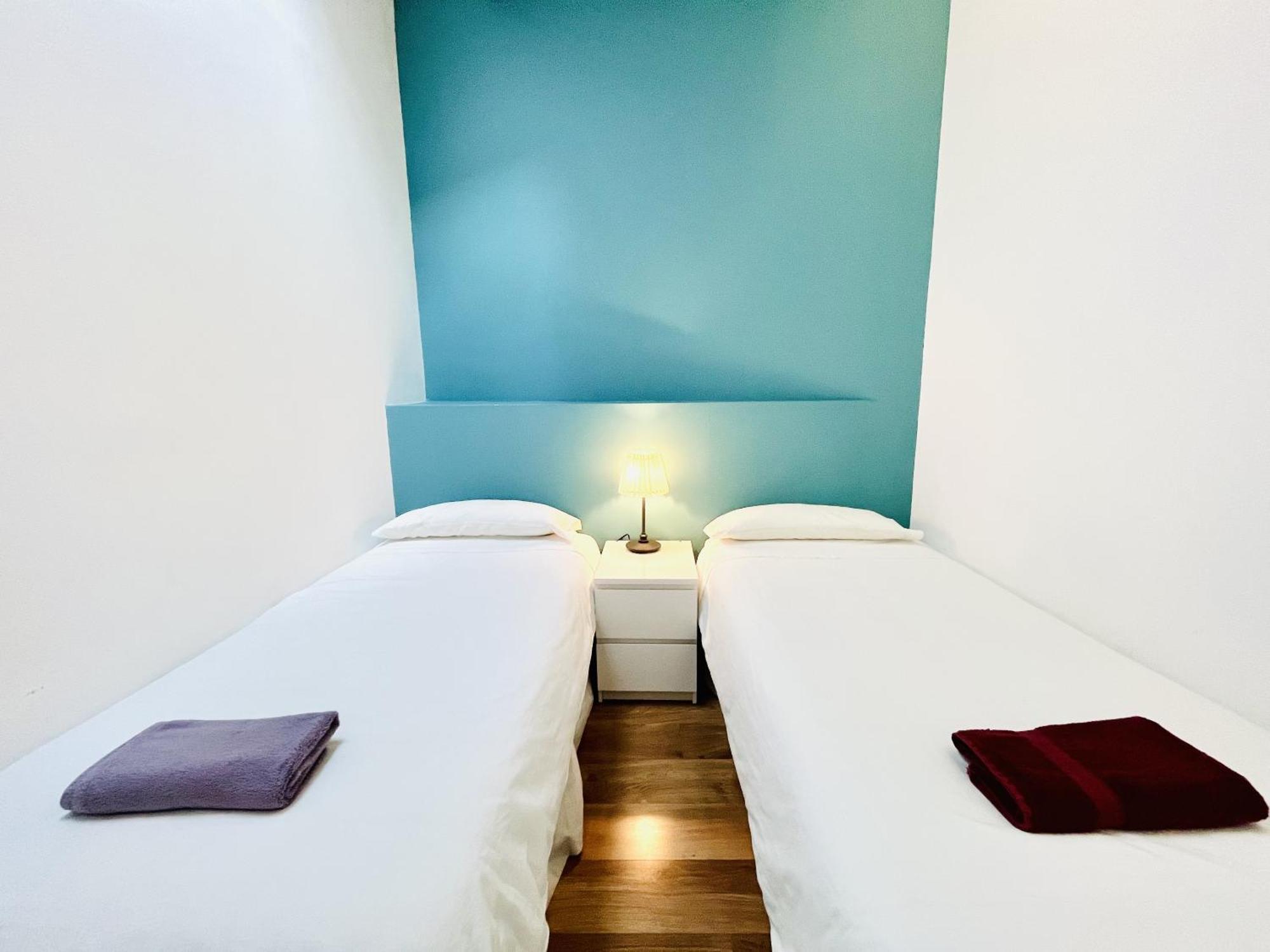 Dplace To Be - Amazing Apartments In Historic Center مدريد الغرفة الصورة