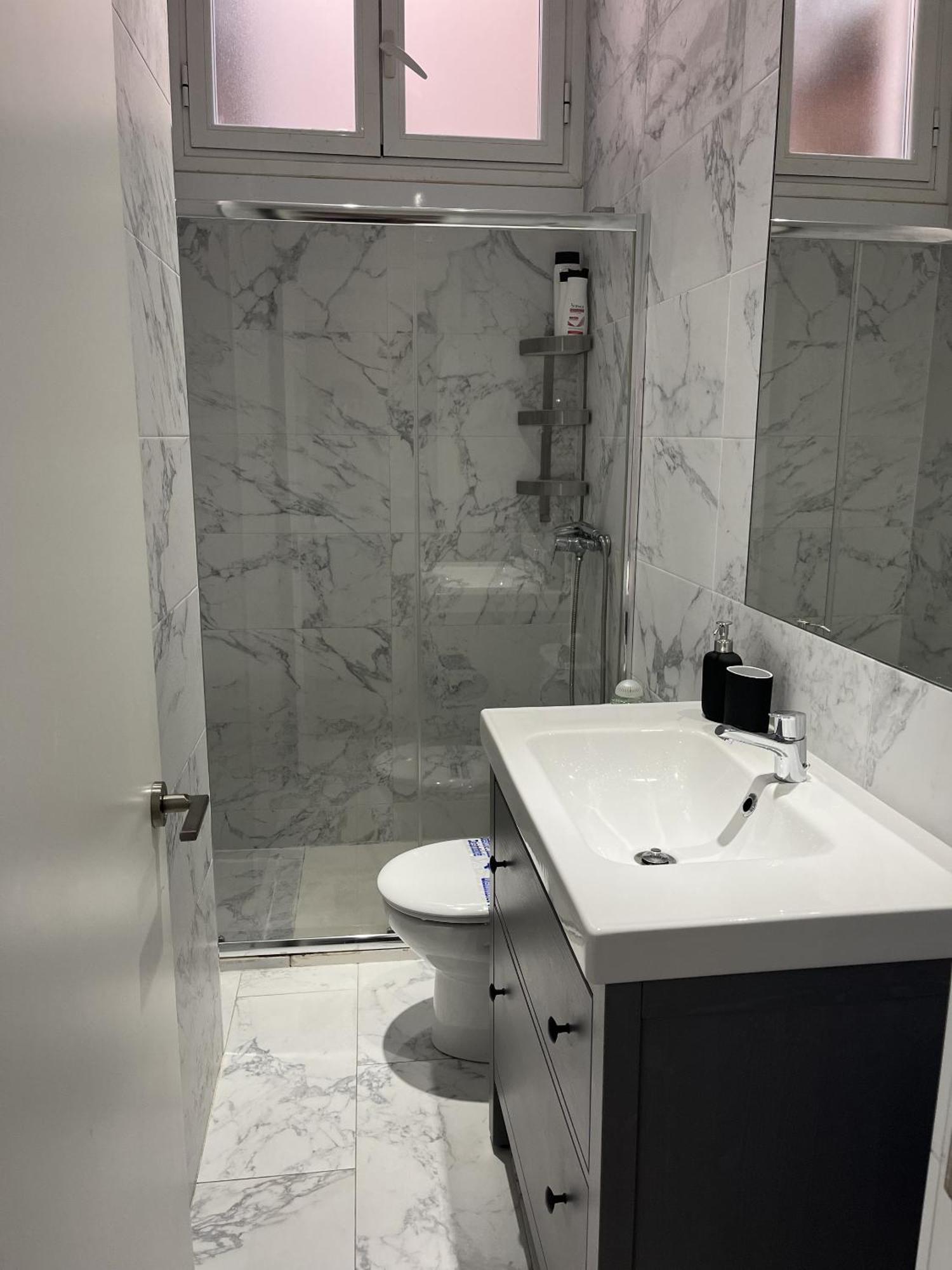 Dplace To Be - Amazing Apartments In Historic Center مدريد الغرفة الصورة